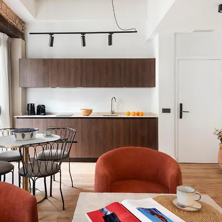 Museum By Alohamundi Apartment
